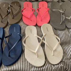 GUC Lot of Old Navy flip flops